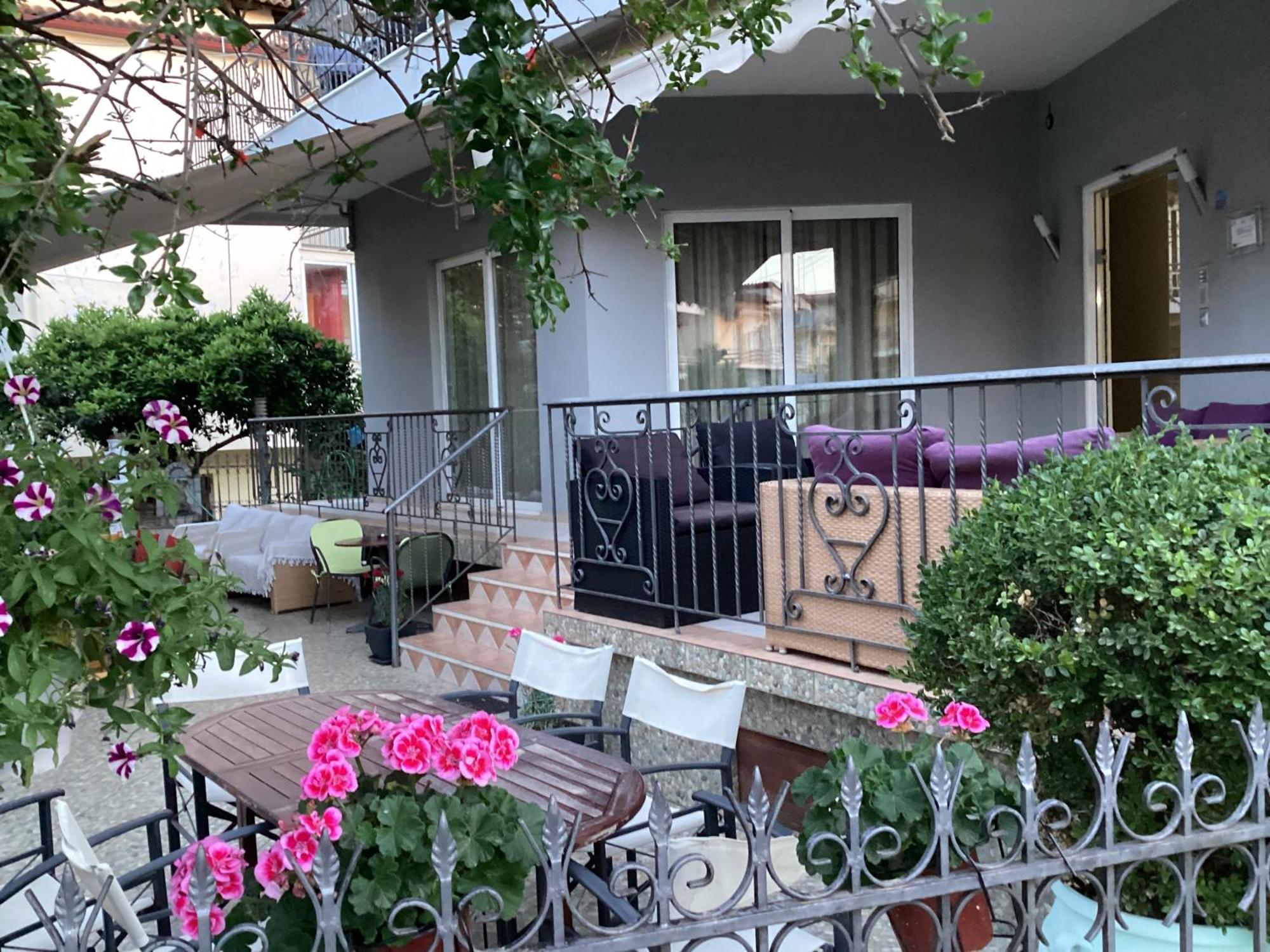 Aparthotel Alexandros Kamena Vourla Exteriér fotografie